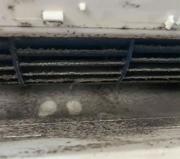 集安空调吹的风有股烧焦味是怎么回事